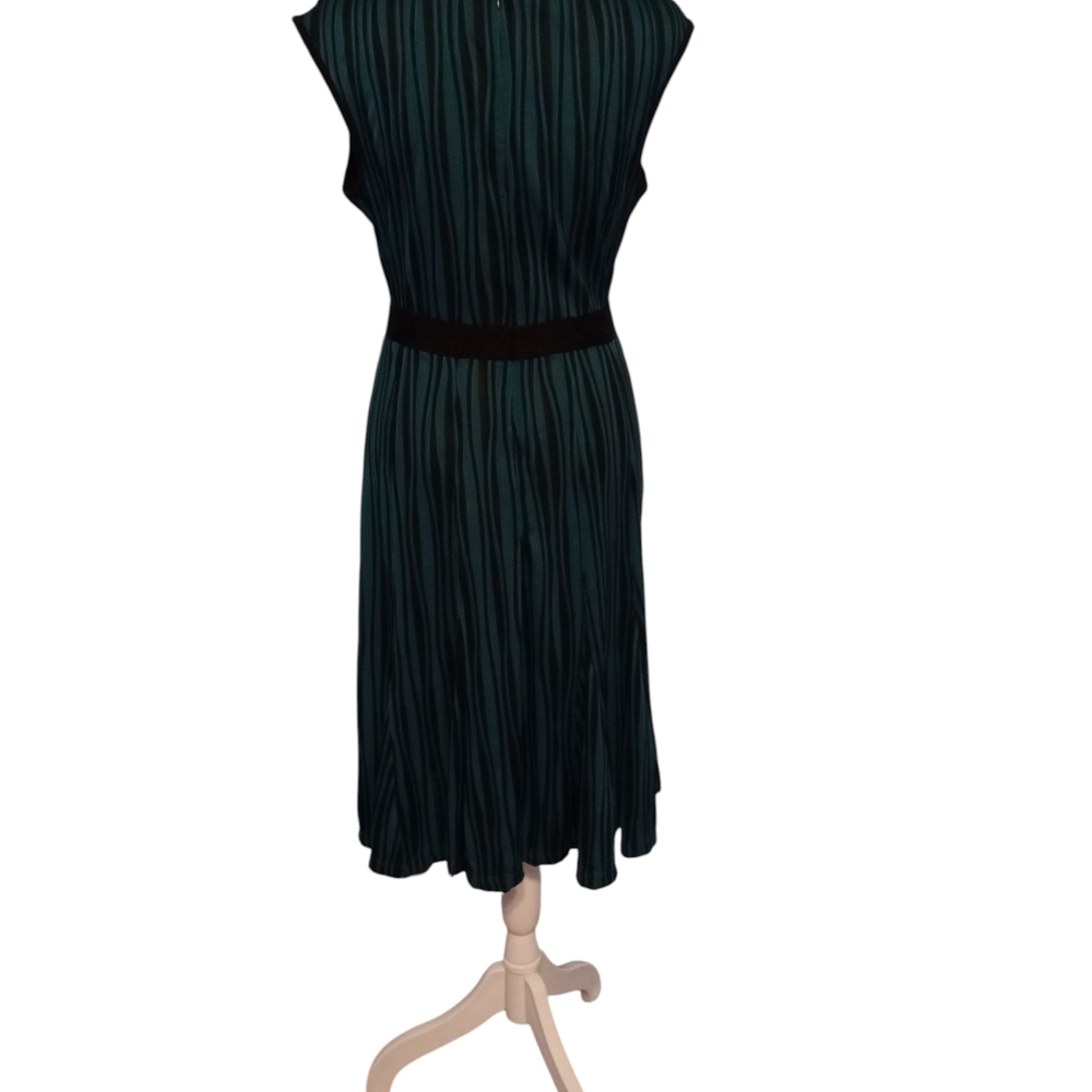 Elegant Teal Sleeveless Dress - Picture 3 of 7